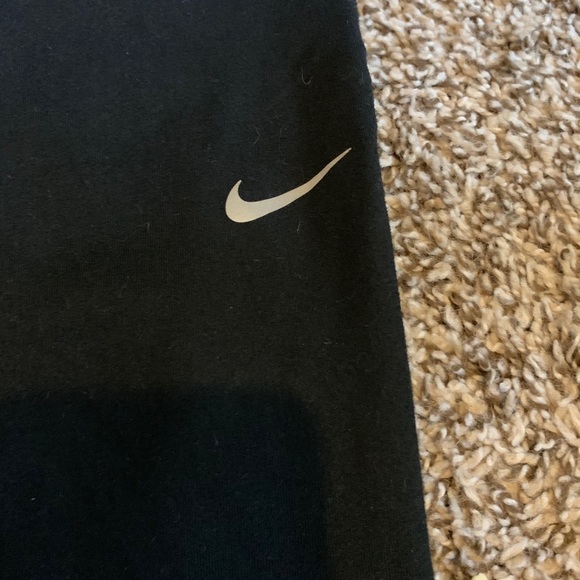 Nike mesh Capri leggings - Picture 3 of 4